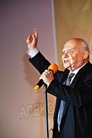 Советский и российский поэт Николай Добронравов.