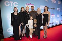 Владимир Кристовский с семьей. Премьера сериала «П