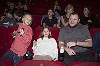 Сергей Бондарчук с дочками. Премьера фильма «Лед 3