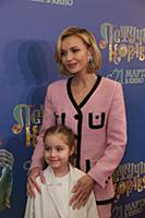 Полина Гагарина с дочерью. Премьера фильма «Летучи