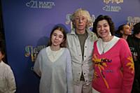 Аркадий Укупник с женой и дочкой. Премьера фильма 