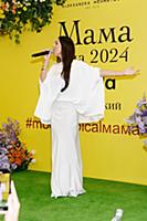 Алсу. Премия журнала Moda Topical «Мама года 2024»