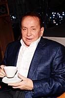 Советский и российский телеведущий Александр Масля