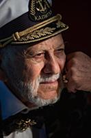 Советский и российский эстрадный певец Бедрос Кирк