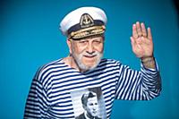 Советский и российский эстрадный певец Бедрос Кирк