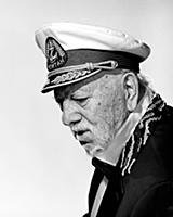 Советский и российский эстрадный певец Бедрос Кирк
