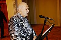 Советский и российский эстрадный певец Бедрос Кирк