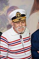 Советский и российский эстрадный певец Бедрос Кирк