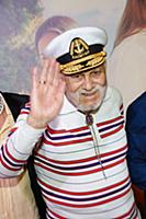 Советский и российский эстрадный певец Бедрос Кирк